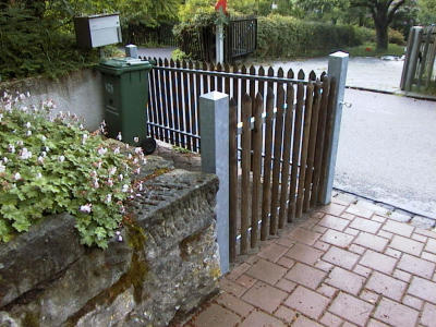 2001-062 Gartenzaun mit Holzlatte