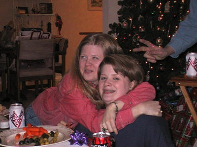 u3/photoman/medium/510612.Xmas00Sisters.jpg