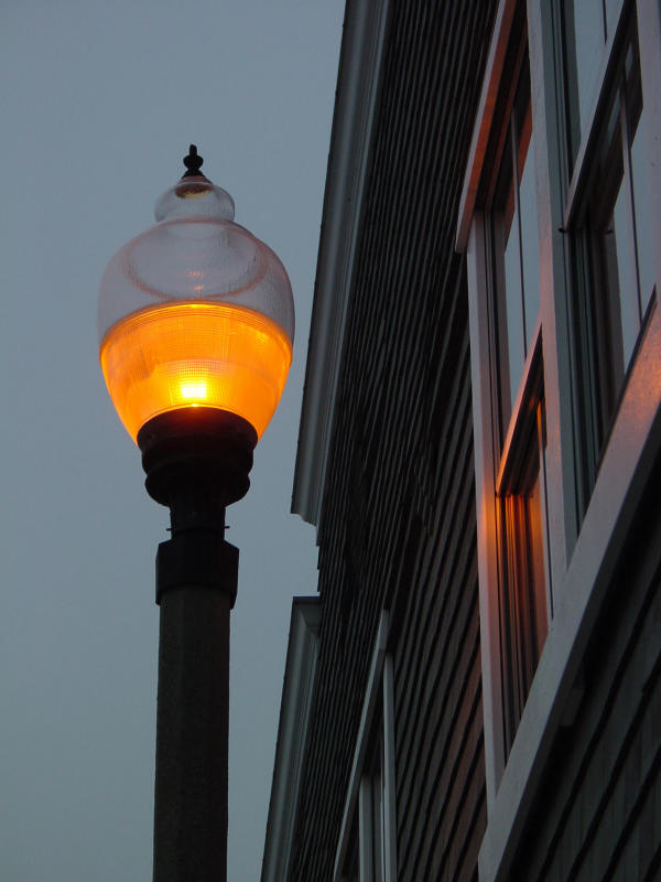 <b>3rd</b><p align=right><b>First light after sunset</b><br><i><font size=1>photographed by </font>Dee Golden