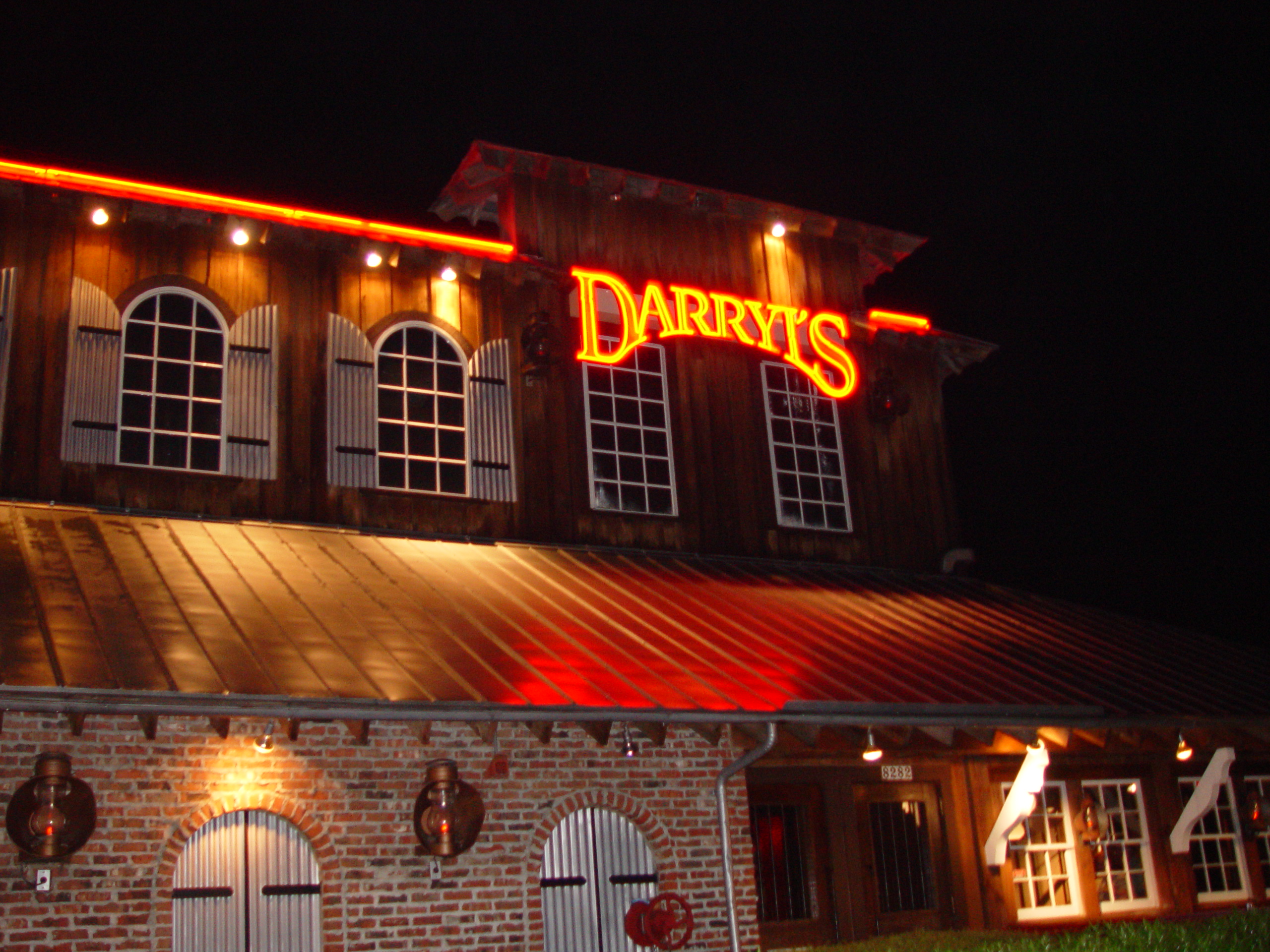 <p align=right><b>Darryls at night<b><br><i><font size=1>photographed by </font>Hector Duenas Jr</i></font></p>