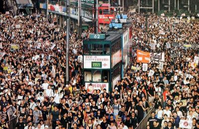 Hong Kong 7-1 Parade 2003