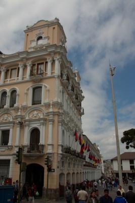 6552-quito plaza de la independencia.jpg
