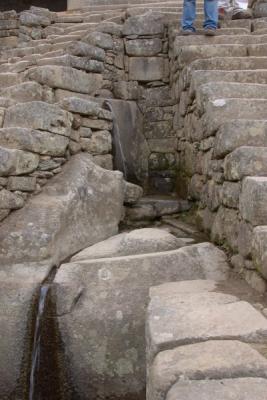 u30/curtlarson/medium/19137507.7351machupicchuaquaduct.jpg