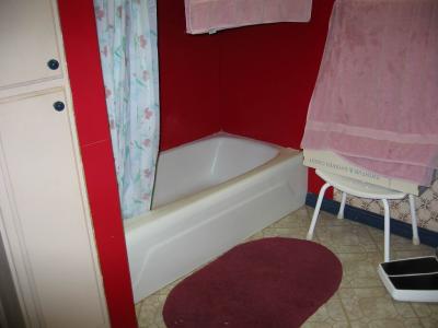 master bath tub/shower