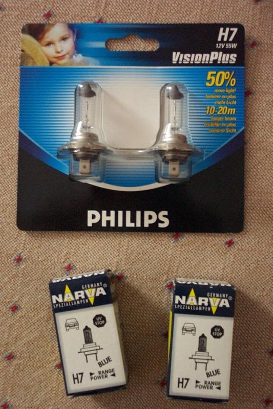 Here is a look at the two bulbs sets in their packaging.