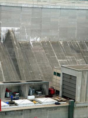Dam wall-find the SUV to see size