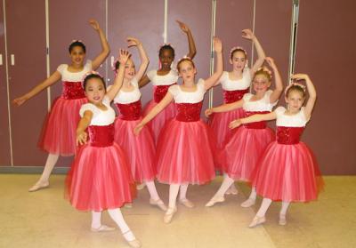 xuny and other dancers