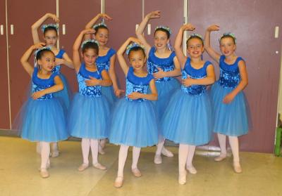 abby and other dancers