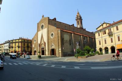 An afternoon walk through Saluzzo...