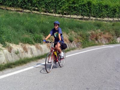 Angie on a daredevil assult of the downhill into Barolo!