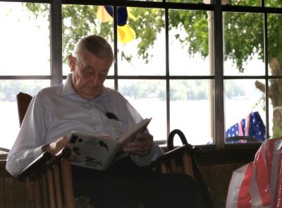05_dad_reading.jpg