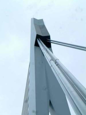 More of the pylon (120 m)