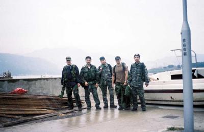 u30/kalashnikov/medium/18632423.LRRPsattheferry.jpg