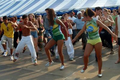 Dancing The Samba (Latina festival)