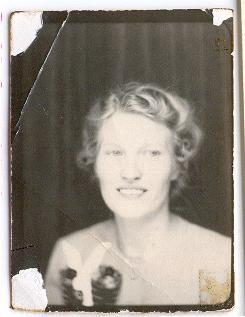 Ethel Brummett abt 1944.jpg