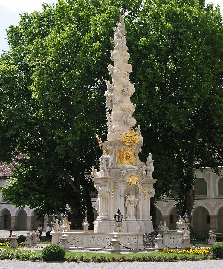 Heiligenkreuz, Pestsule