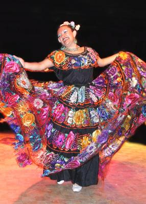 Mexican dancing woman 3