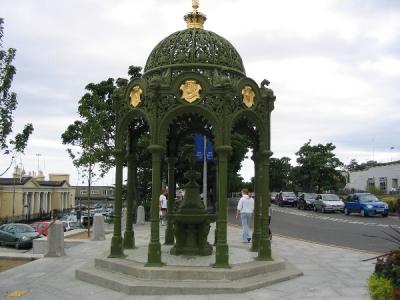 Newly restored monument to Queen Victoria