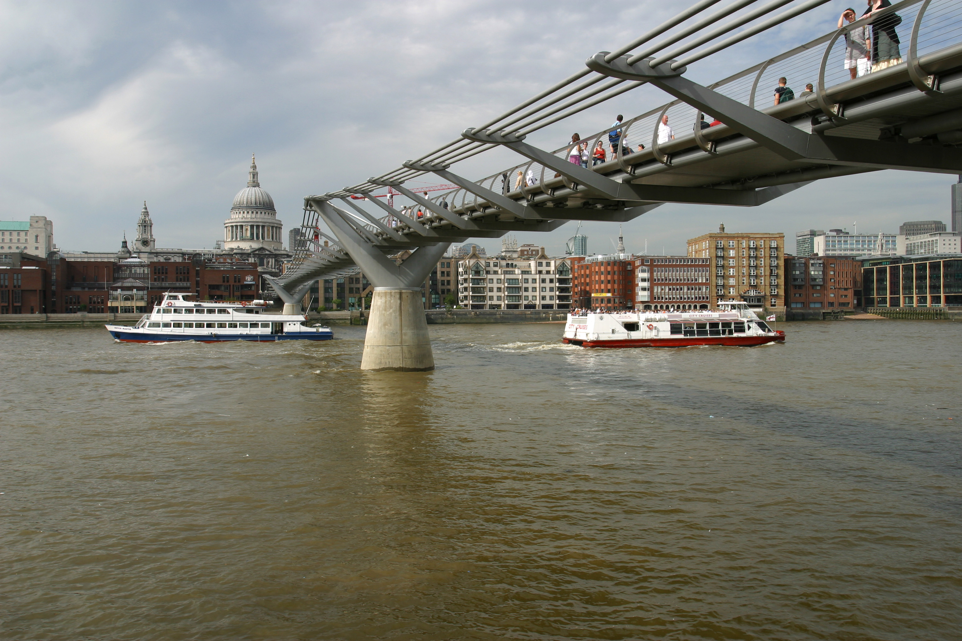 Millennium Bridge leading to St. Paul