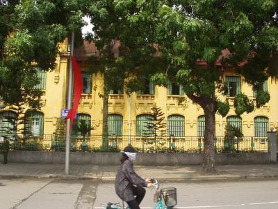 The incredible yellow of govt. buildings