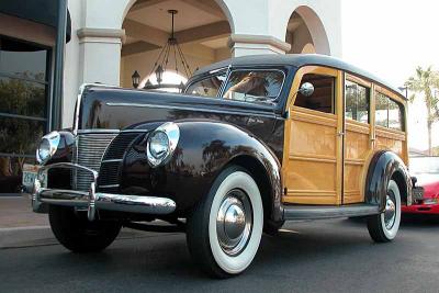 1940 Ford Deluxe Wagon (woodie)