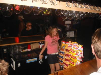 u32/adlerz/medium/21117978.05_bartender.jpg