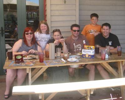 u32/adlerz/medium/31517112.july18_02.jpg