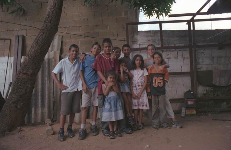 Avec les enfants d'Arturo