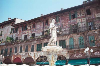 2nd day, house paintings at Erbe Square, Verona, Italy
