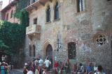 2nd day, Giulietta House and thousands of love messages, this night we sleep in Verona, Italy