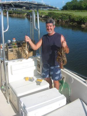 u32/backusa1/medium/20703739.andy_with_lobsta.jpg