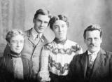 Emma, Royal, Stella, & Charles Henry Day Fisher, Chicago 1902