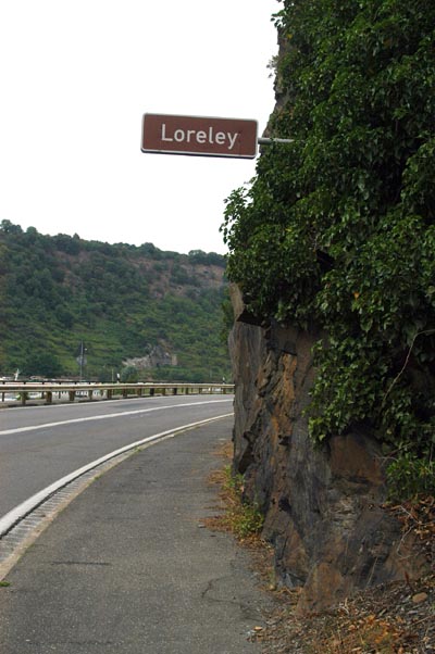 Rund um die Loreley befinden sich Radwege, aber sonst ist das rechte Ufer meistens fahrradunfreundlich