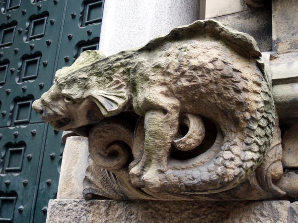 Dragon on the courthouse, Manchester