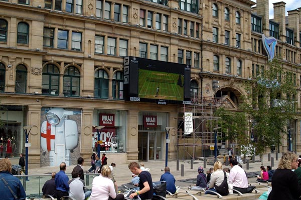 Watching Wimbledon at the Triangle, Manchester