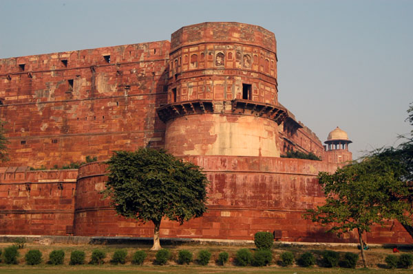 Emperor Akbar reigned 1556-1605