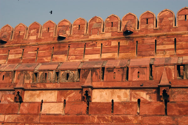Akbar was followed by Jahangir (1605-1627), Shah Jahan - the builder of the Taj Mahal - (1627-1658), and Aurangzeb (1658-1707)