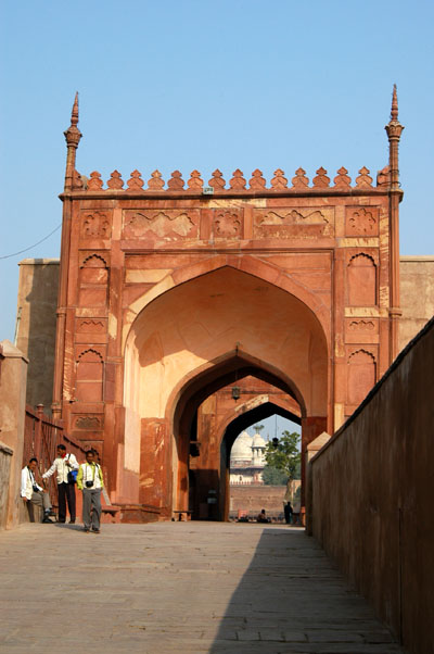 Persian-influenced Mughal-style gate leading to the second courtyard