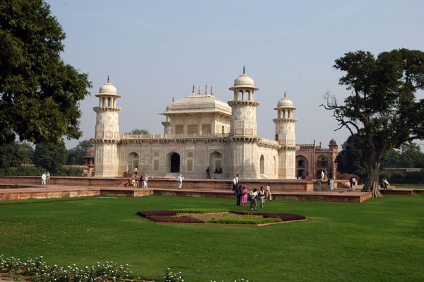 Itimad ud-Duala, Agra's Baby Taj
