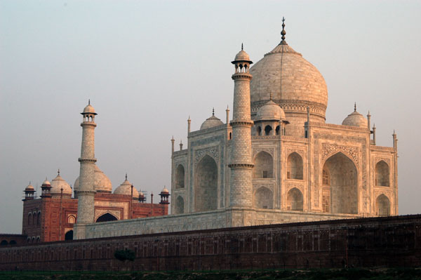 Late afternoon Taj