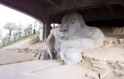 20040721troll.jpg