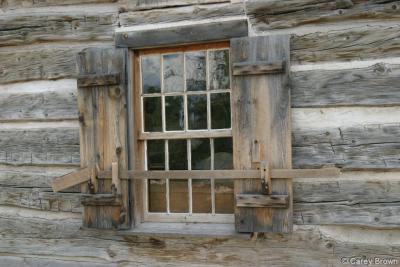 Log cabin window