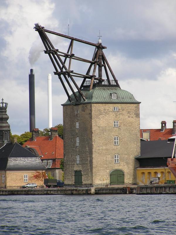 A mast crane