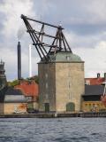 A mast crane