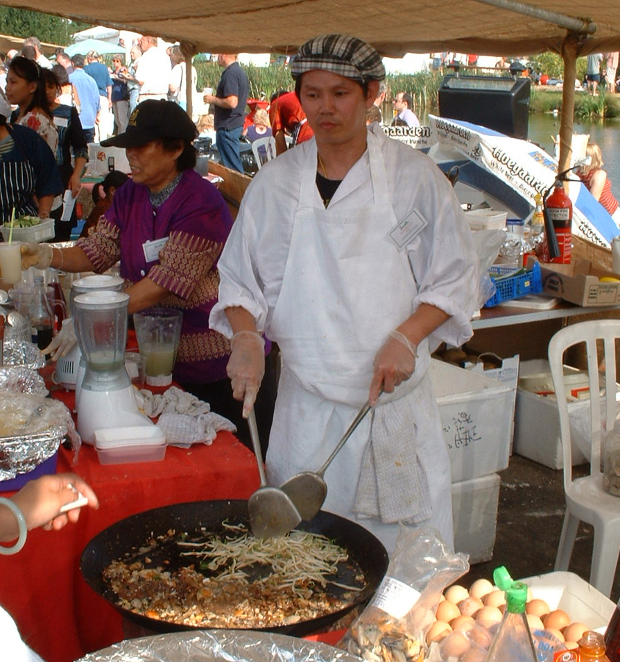      August 24 2003 :   <br>   Man at Wok