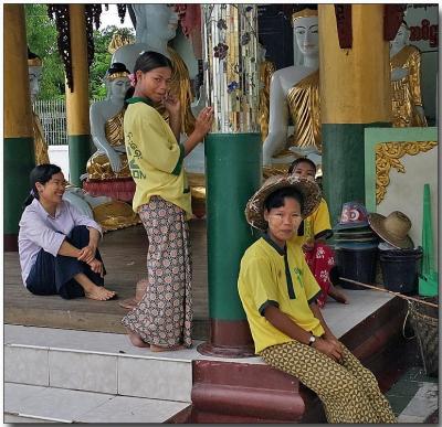 Young Burman ladies, Yangon