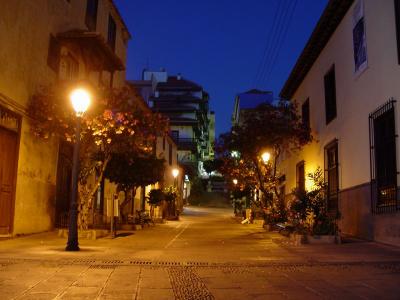 Puerto by night