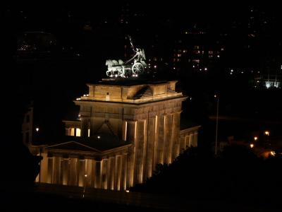 u32/england/medium/21147862.BrandenburgfromReichstag.jpg