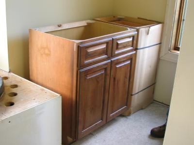 Back to the cabinets, here's one in the master bath - knotty alder all!