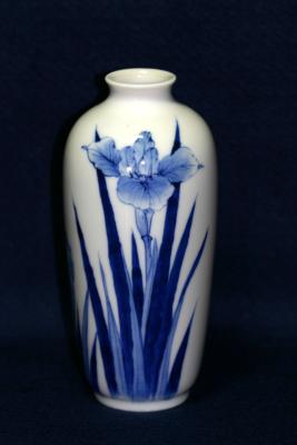 Japanese Hirado/Nabeshima Type Vase, 7 high